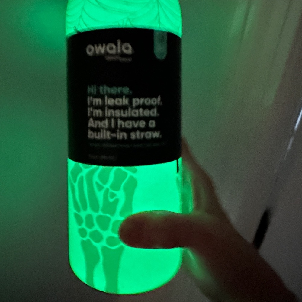 Owala RIP 32 Oz FreeSip Glow in Dark Halloween